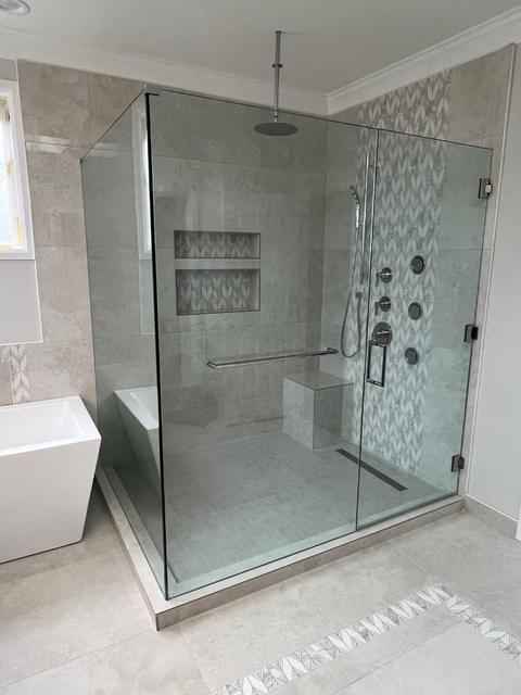 Large frameless corner