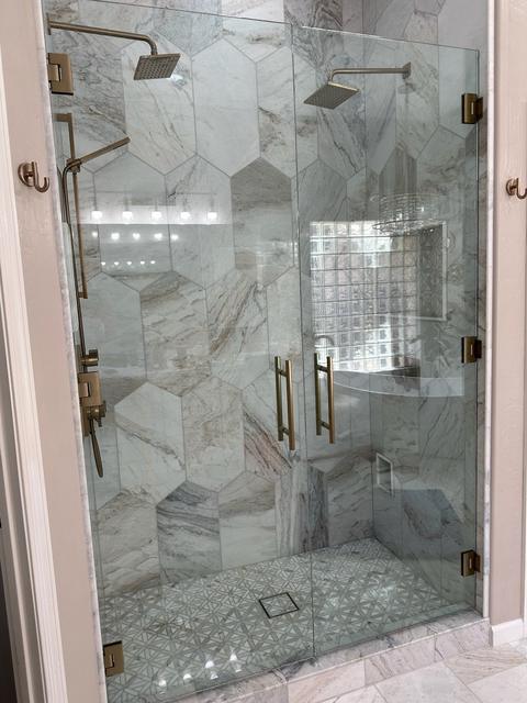 Door & panel · Satin brass
