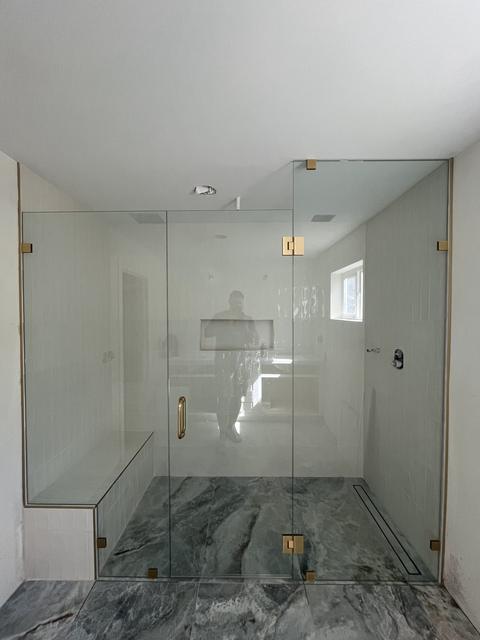 Large door & panel · Satin brass